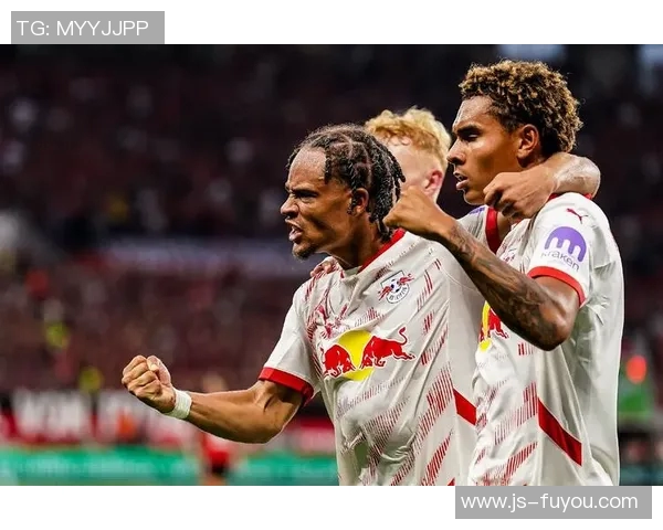 体坛联播｜曼城3-0利物浦，37岁莱万帽子戏法燃爆足坛激情